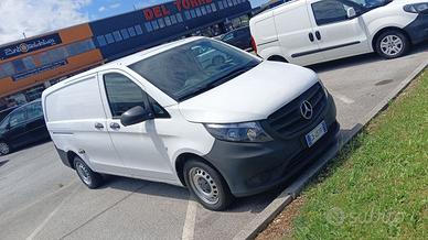 Mercedes-Benz Vito 111 LONG 10q 3 Posti
