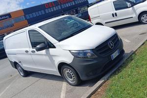 Mercedes-Benz Vito 111 LONG 10q 3 Posti
