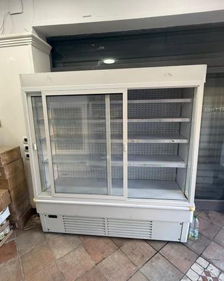 vetrina frigo con porte scorrevoli