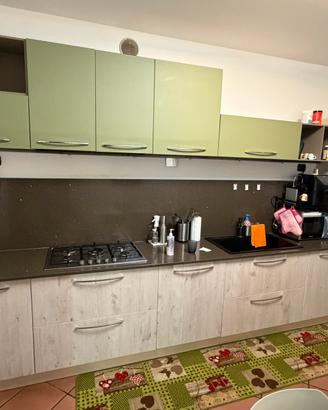 Cucina e tavolo
