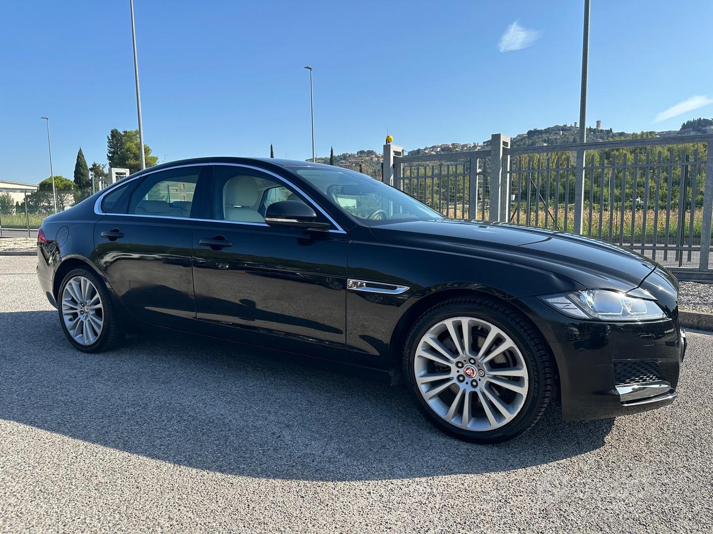 Jaguar Xf 2018 photo 3