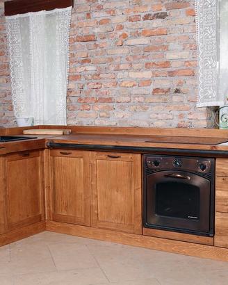 Cucina angolare legno massello su misura