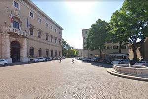 Attività / Licenza di 80 m² con 2 locali a Forlì