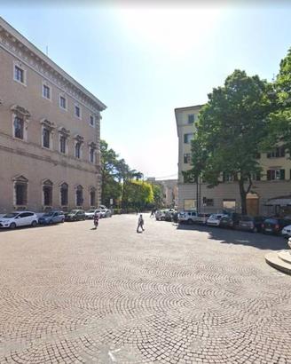 Attività / Licenza di 80 m² con 2 locali a Forlì