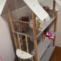 Casa di barbie in legno