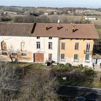 Casale Indip. con 3000 mq di giardino a Fidenza
