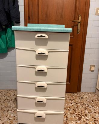 Cassettiera e 4 sedie Salvarani