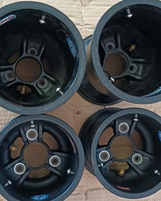 Set cerchi magnesio CKR.