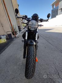 Moto Guzzi V9 Bobber 2024 – Ultimo anno – Perfetta