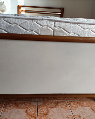 Cameretta e comodino