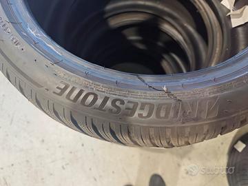Gomme invernali bridgestone 275/40 R20 106Vbmw X3