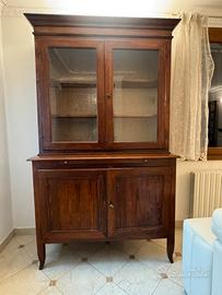 Mobile in legno con vetrina