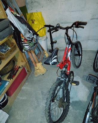 Bicicletta da bambino da aggiustare 