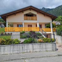 Parapetti in acciaio e doghe in PVC
