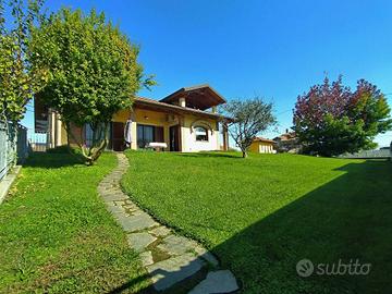Villa di 389 m² con più di 5 locali e box auto dop