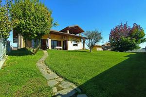 Villa di 389 m² con più di 5 locali e box auto dop