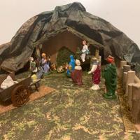 Presepe Completo di Statuine e Casetta.