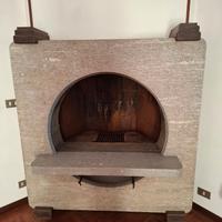 Camino a legna in marmo