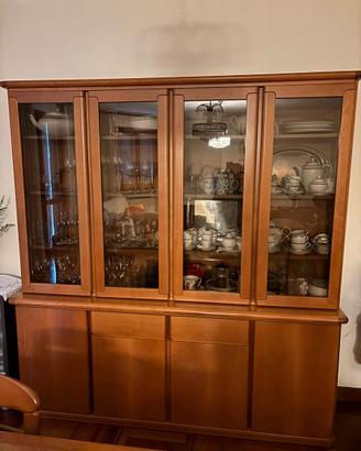 Credenza alta con vetrina