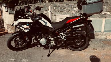 GS 750