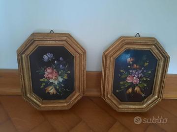 Coppia cornici ottagonali con tela fiori