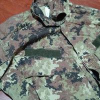 giacca e pantalone mimetica 