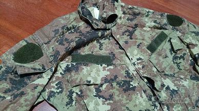 giacca e pantalone mimetica 