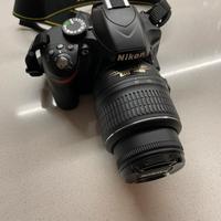 Nikon d3200 + 18-55mm + 50mm + flash esterno