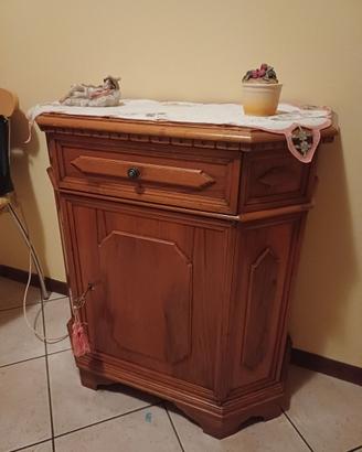 Mobiletto in Noce con Antina