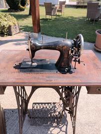 MACCHINA DA CUCIRE JUNKER ANTICA