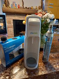 Erogatore di acqua frizzante +bombole 
Ch