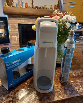Erogatore di acqua frizzante +bombole 
Ch