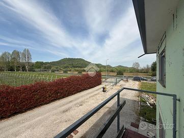 VILLA A SCHIERA A TORREGLIA