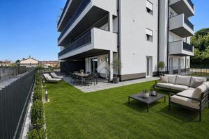 2 LOCALI A CASTELNUOVO DEL GARDA
