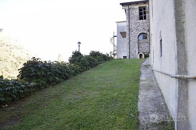 Villa di 260 m² con più di 5 locali a Esperia