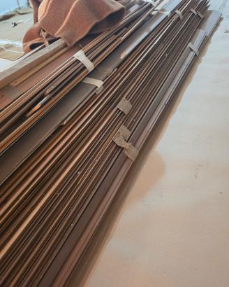  doghe in legno e porte a plisse