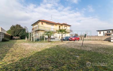 3 LOCALI DUPLEX CON RISTRUTTURAZIONE INCLUSA
