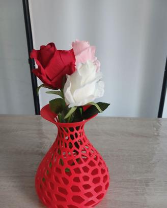 vaso rosso con rose