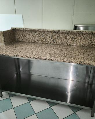 Banco in inox con piano in granito