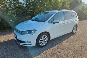 Volgswagen touran 
