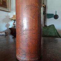 Vaso in legno intarsiato a mano