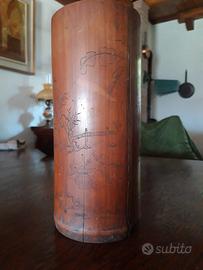 Vaso in legno intarsiato a mano