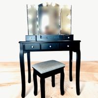  Specchiera Toeletta e sgabello 