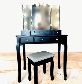  Specchiera Toeletta e sgabello 