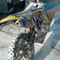 Moto Husqvarna 350 Rockstar Edition 4T