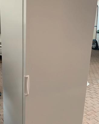 Armadio congelatore statico 330litri