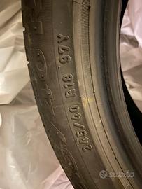 4 gomme Pirelli 245/40 R18 97Y