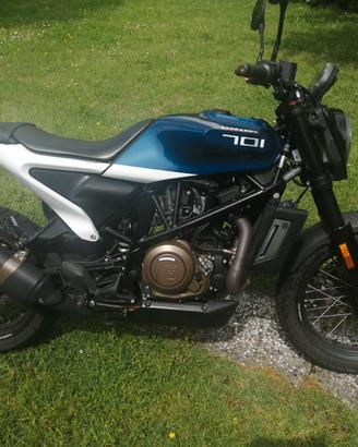 husqvarna svartpilen 701