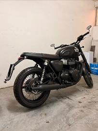 Triumph Bonneville T100 black
