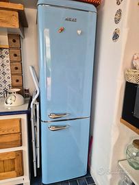 frigo bombato azzurro